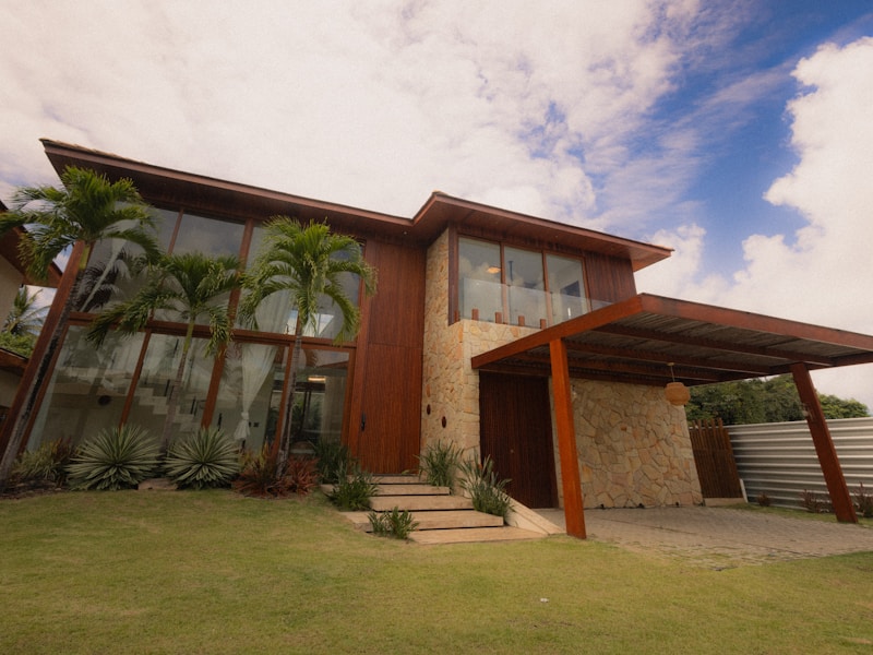 Casa Contemporânea com Piscina
